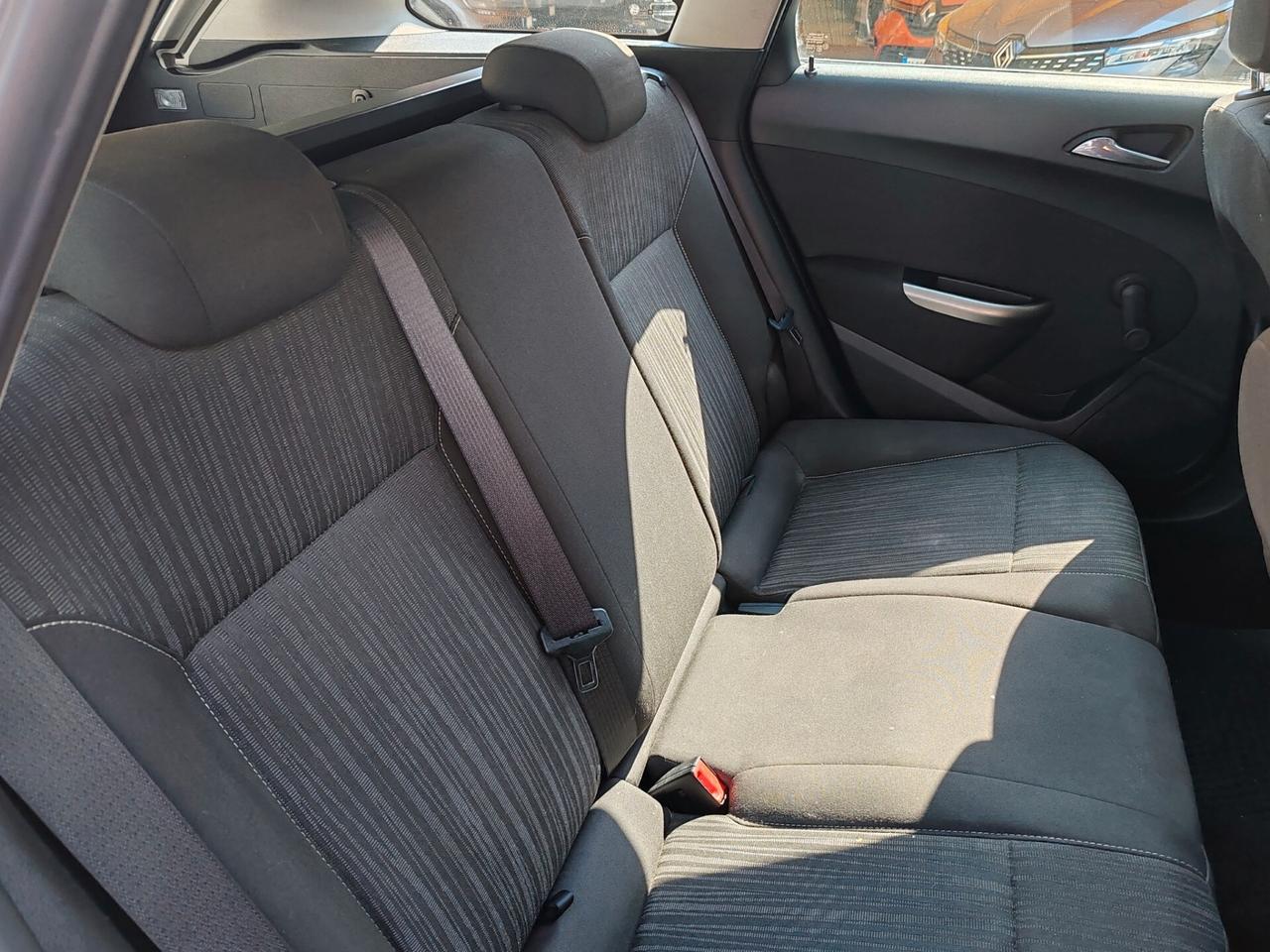 Opel Astra 1.7 CDTI 110CV 5 porte