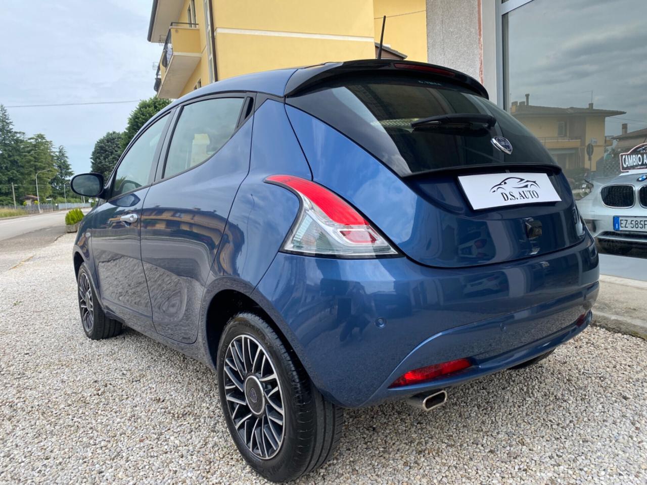 Lancia Ypsilon 5 porte Hybrid Platino solo 3600 Km !!