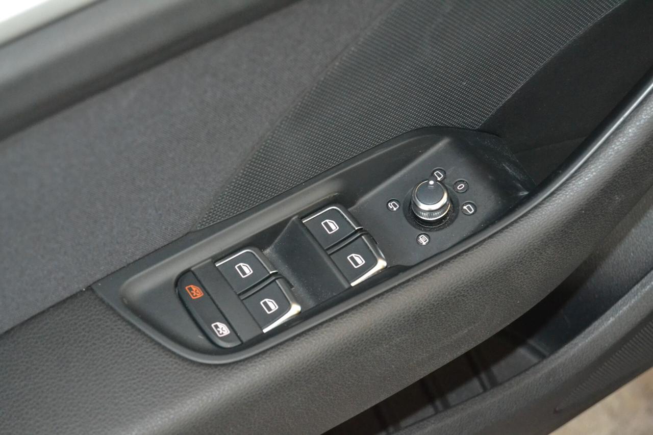 Audi A3 SPB 1.6 TDI S Tronic Sport Navi/Xenon/C.Auto