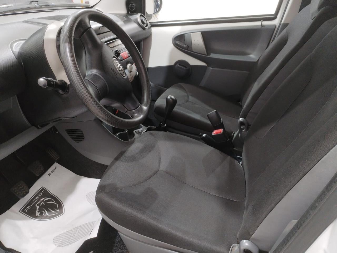 Toyota Aygo 1.0 12V VVT-i 5 porte Now Connect