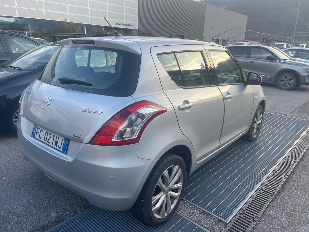 Suzuki Swift 1.2 Dualjet 4WD 5 porte B-Road Bi-Color S&S