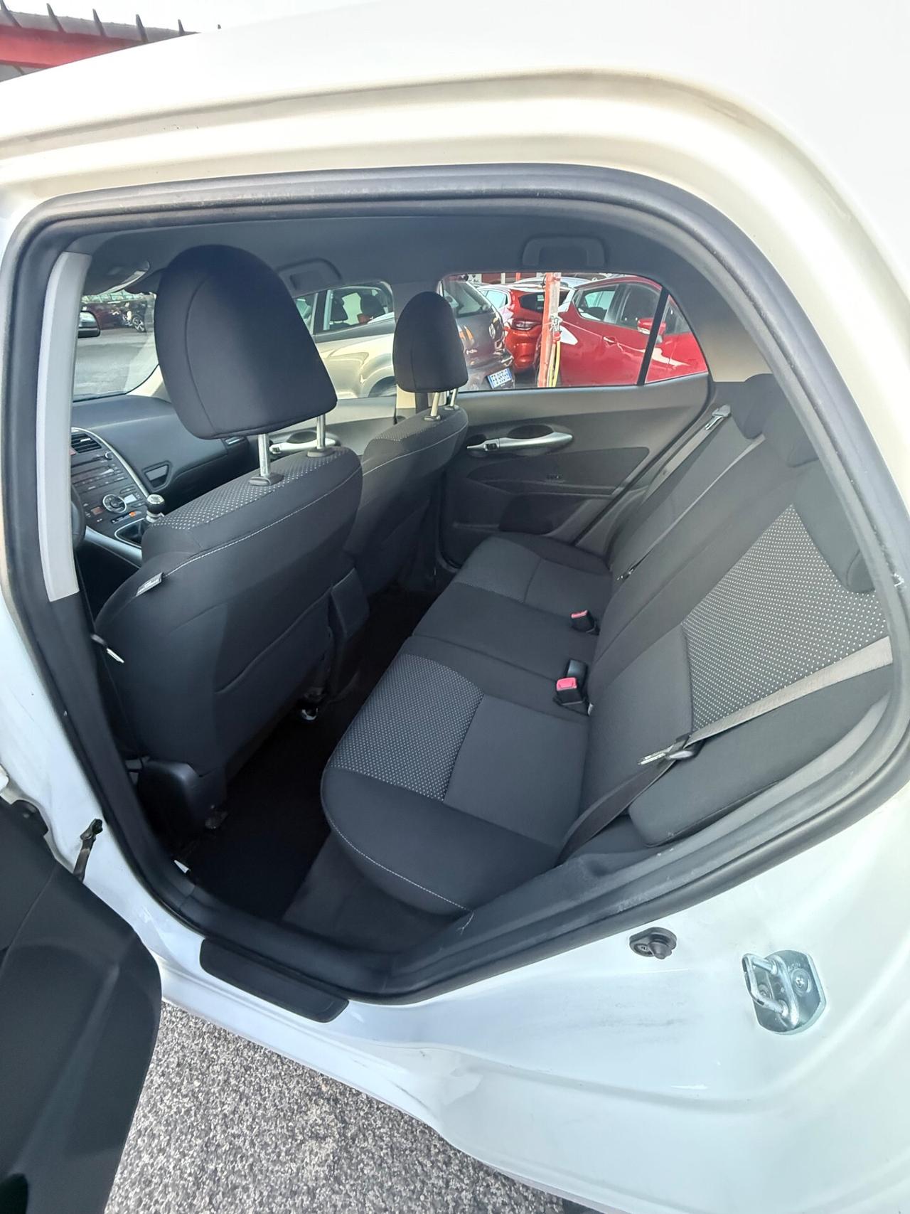 Toyota Auris 1.4 D-4D -( 98 mila km ) Active