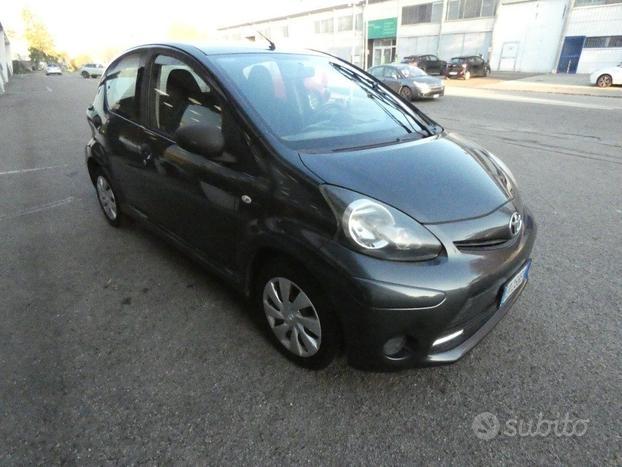 TOYOTA Aygo 1.0 12V VVT-i 5 porte Active Connect