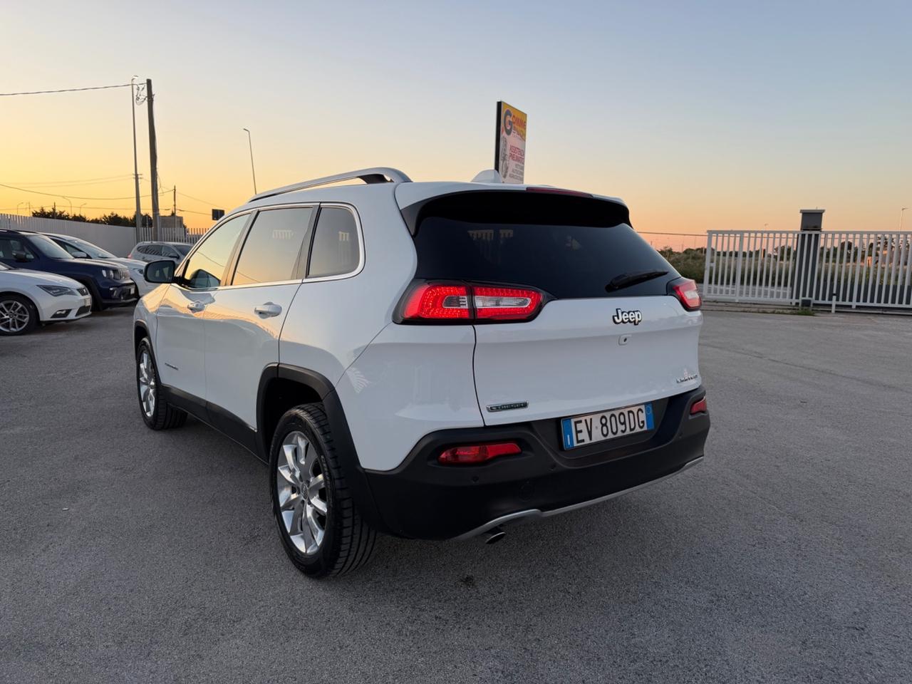 JEEP CHEROKEE 2.0 MJTD 140CV 2WD MANUAL FULL LED