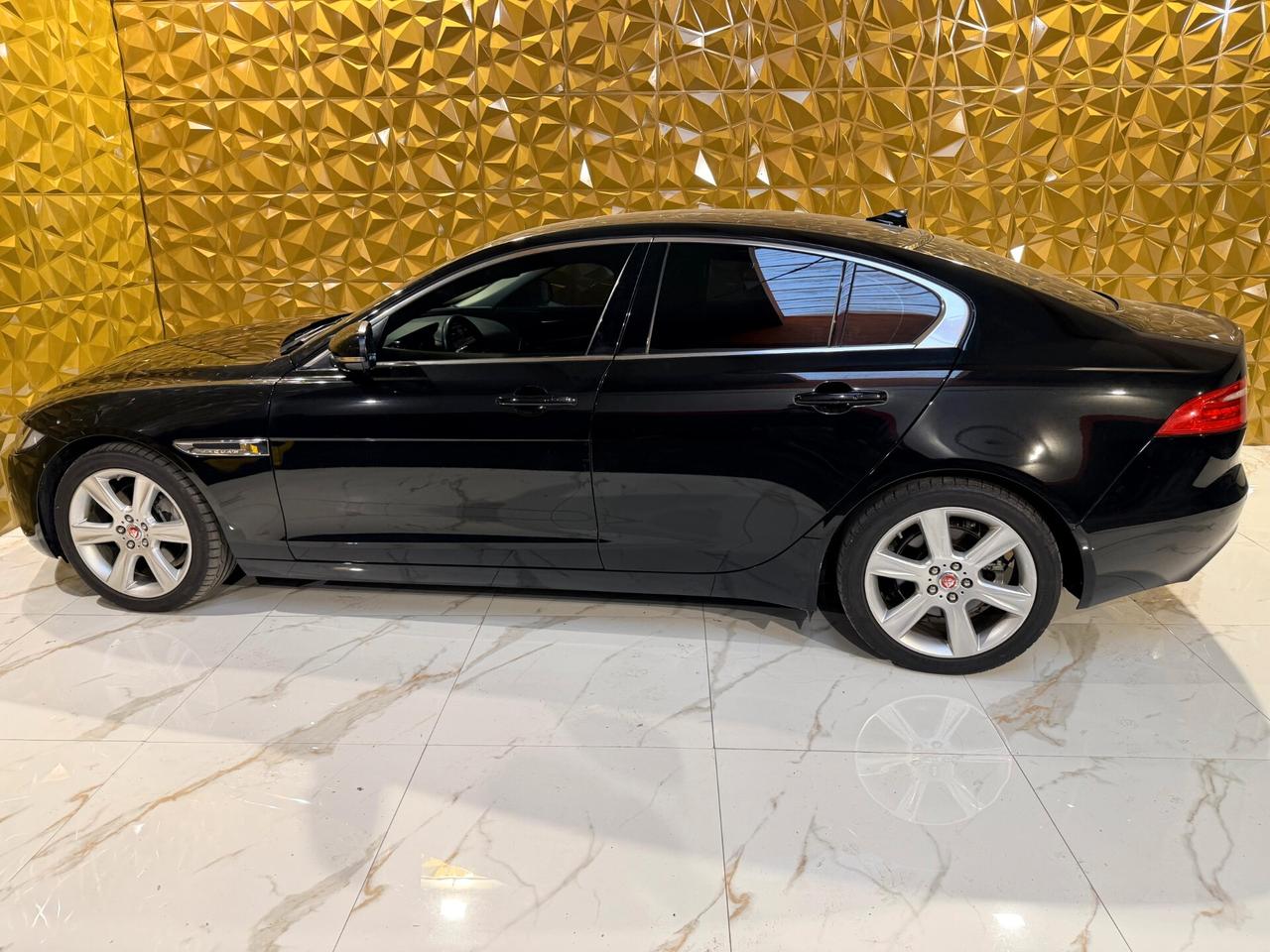 Jaguar XE 2.0 D Turbo 180CV Prestige