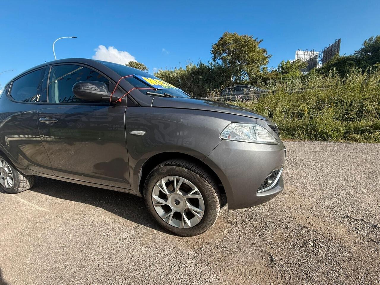 Lancia Ypsilon 0.9 TwinAir 85 CV 5 porte Metano Ecochic Elle