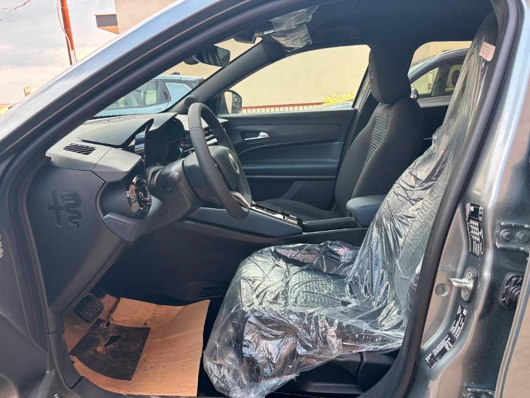 Alfa Romeo Junior 1.2 ibrida 145cv edct6