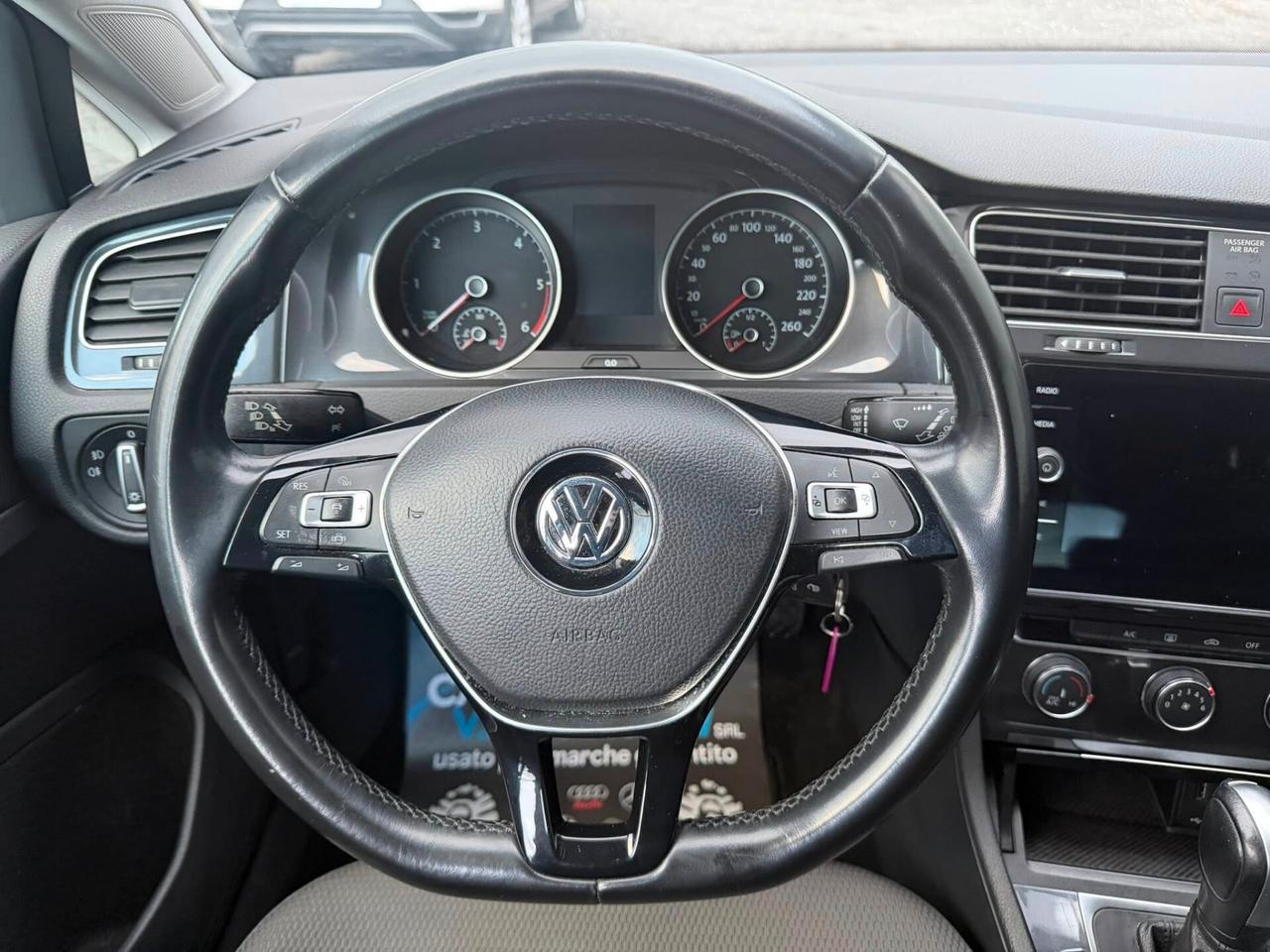 Volkswagen Golf 7.5 DSG7 150CV