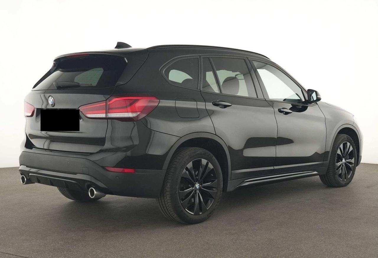 BMW X1 18d SPORT - Led Navi 18