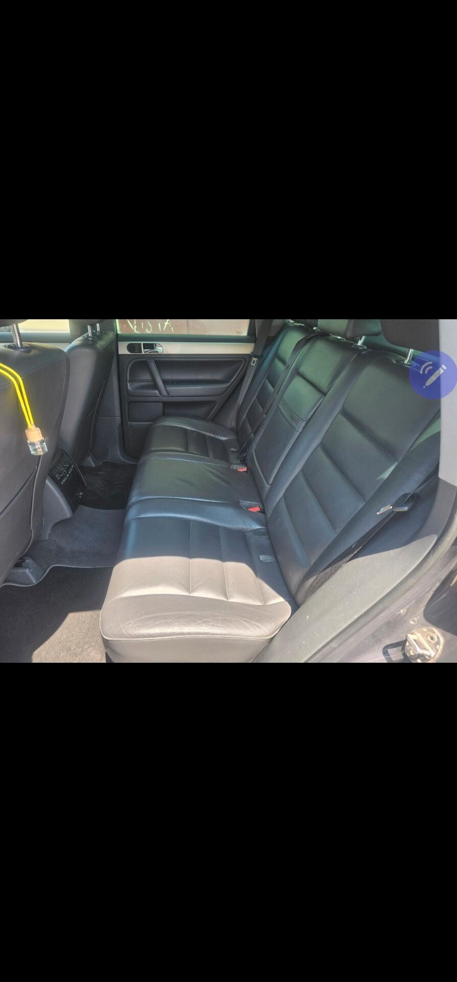 Volkswagen Touareg 3.0/240CV V6 TDI DPF tip. Exclusive