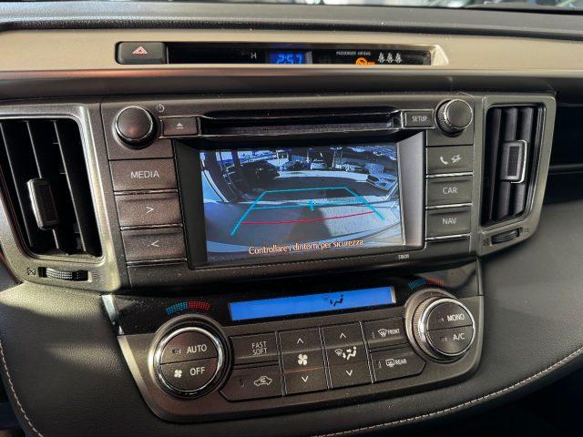 TOYOTA RAV 4 TD 2WD Style White Ed.