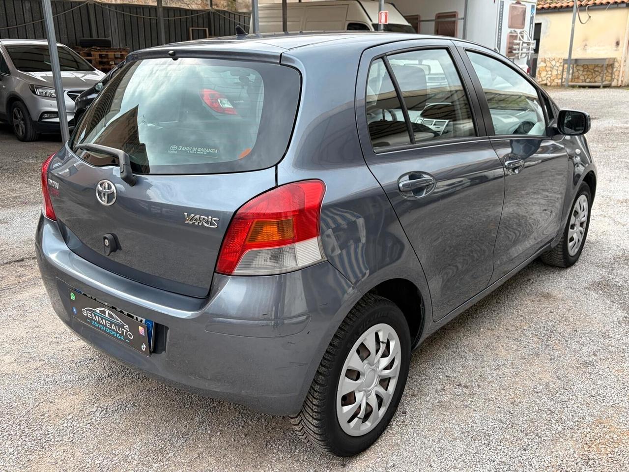 Toyota Yaris 1.0 5 porte Now 12 MESI DI GARANZIA
