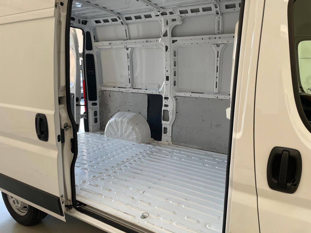 Peugeot Boxer 333 2.2 BlueHDi 140 S&S L2H2 Furgone