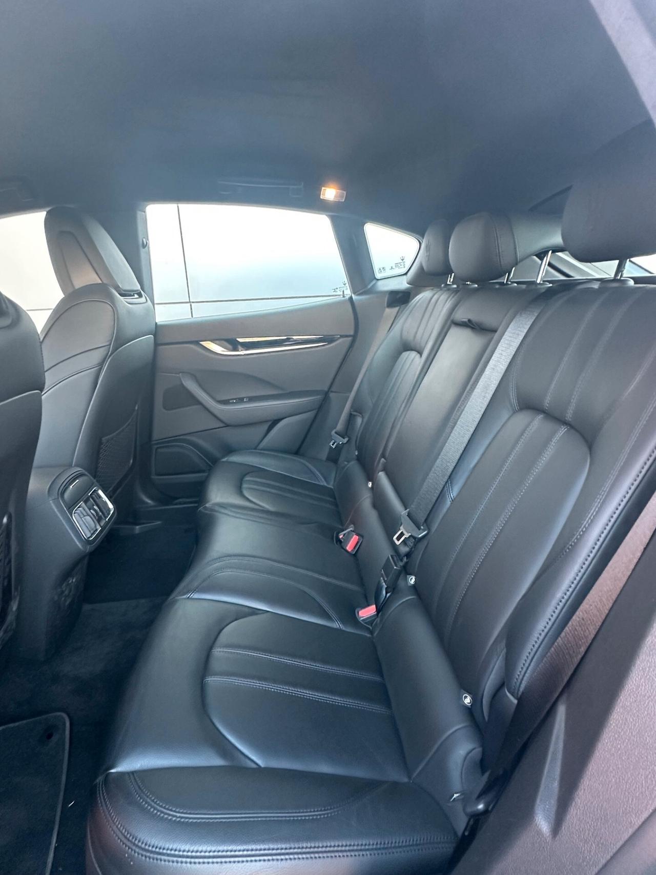 Maserati Levante Gransport 350cv possibilità noleggio no scoring