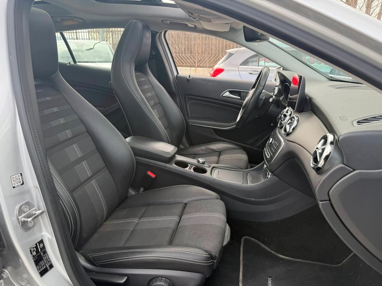 Mercedes-benz GLA 200D -SPORT- TETTO-RETROCAMERA