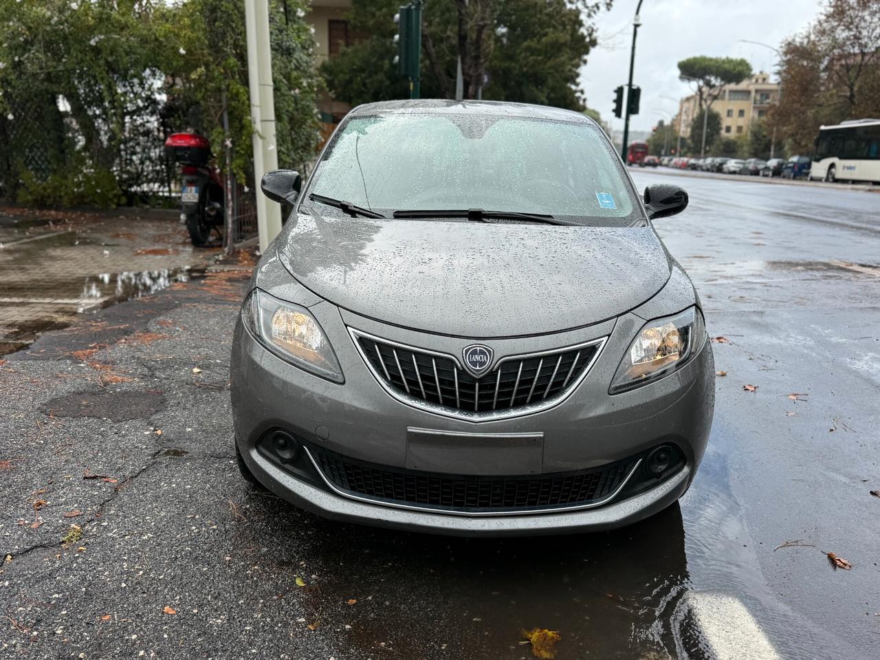 Lancia Ypsilon 1.0 FireFly 5 porte S&S Hybrid Ecochic Gold