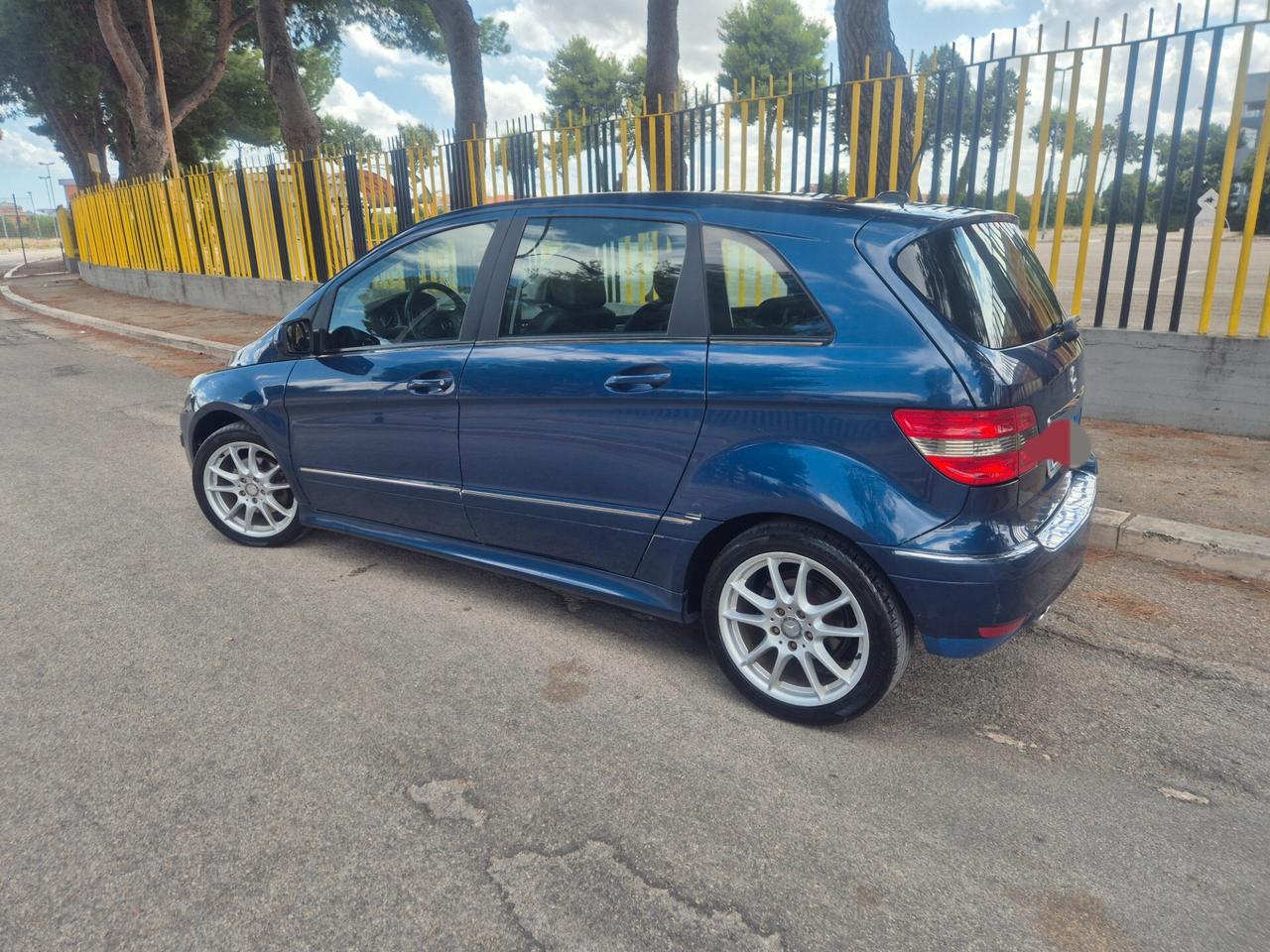 Mercedes classe B 180 SPORT 109CV ANNO 2010
