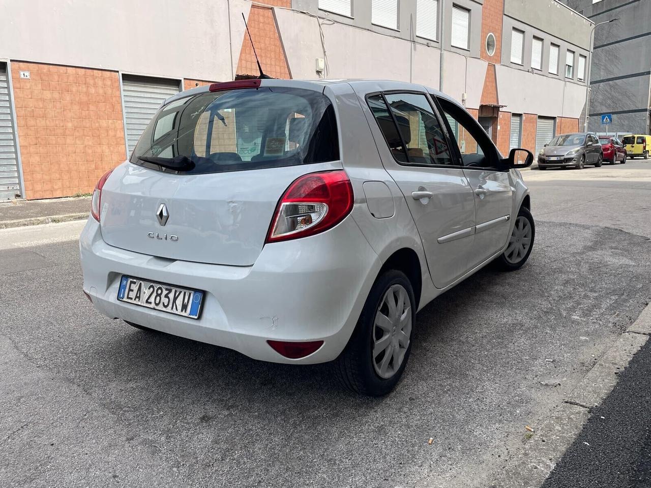 Renault Clio 1.2 16V 5 porte Confort
