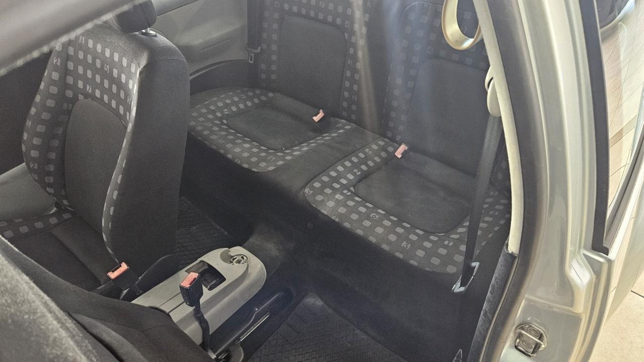 Volkswagen New Beetle 1.9 TDI 101CV