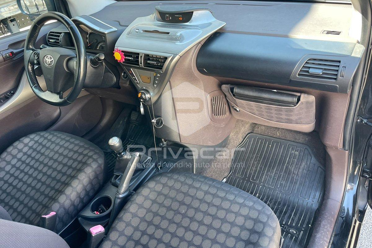 TOYOTA iQ 1.0 Sol