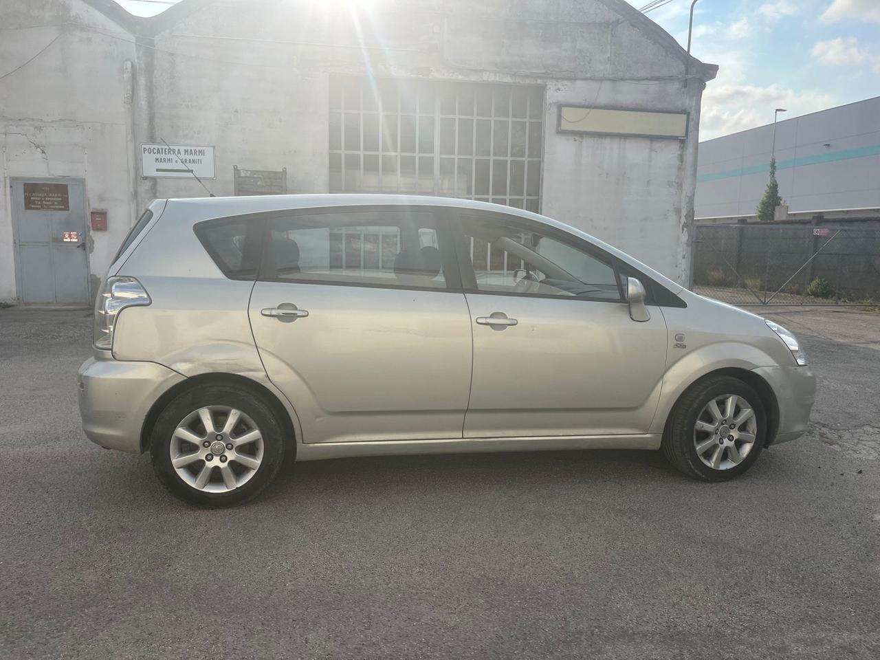 Toyota Corolla Verso 2.2 16V D-4D
