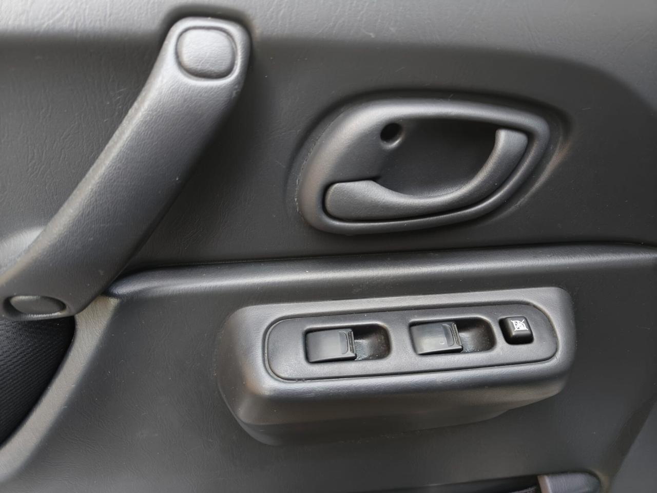 Suzuki Jimny 1.3i 16V cat 4WD JLX