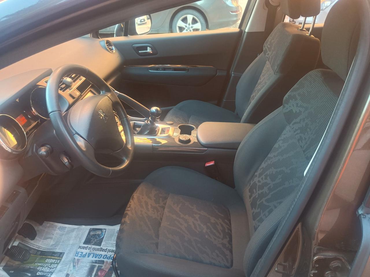 Peugeot 3008 1.6 HDi 115CV Business