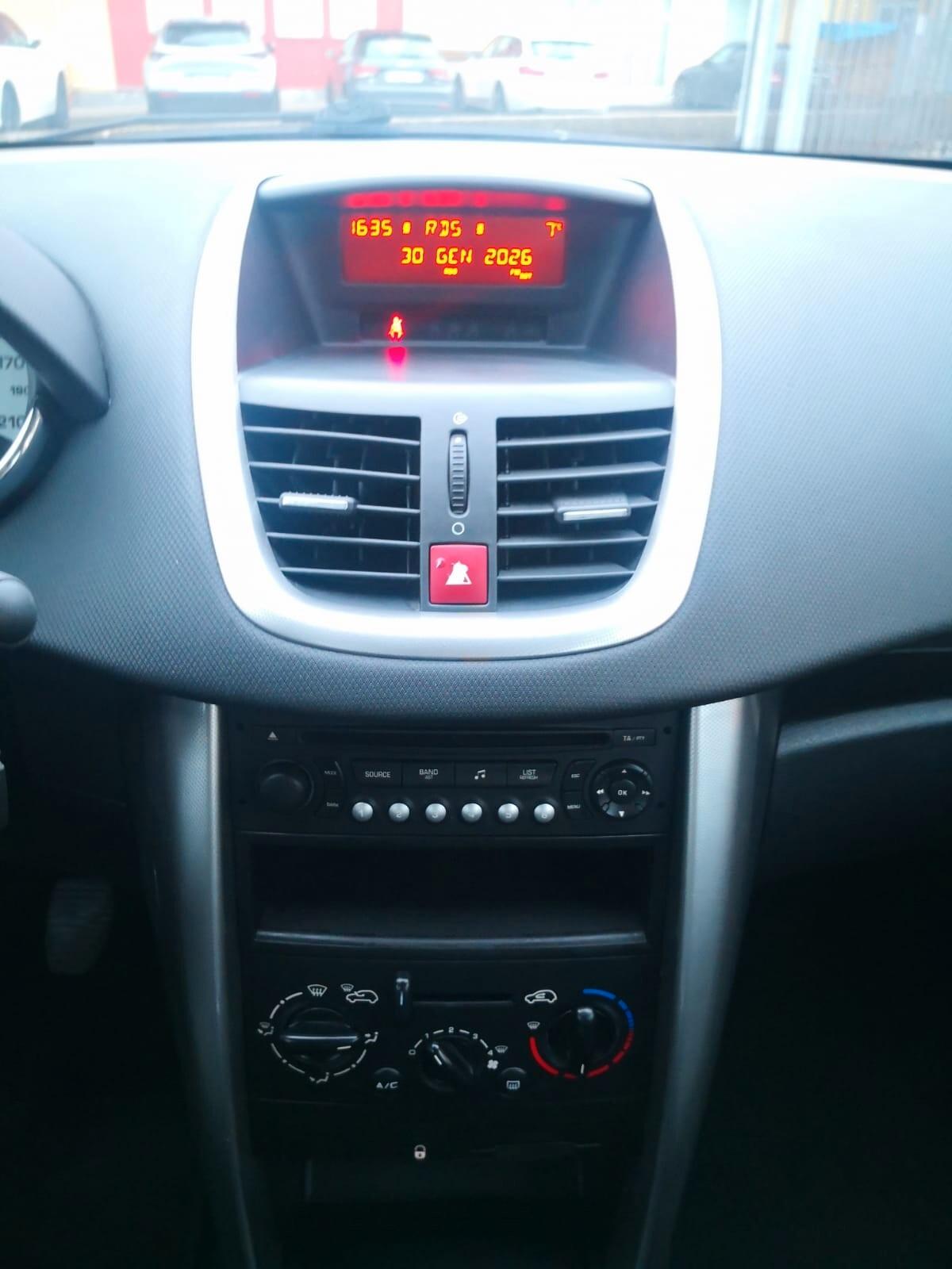 Peugeot 207 1.4 benz 95CV 5p. ***NEOPATENTATI***