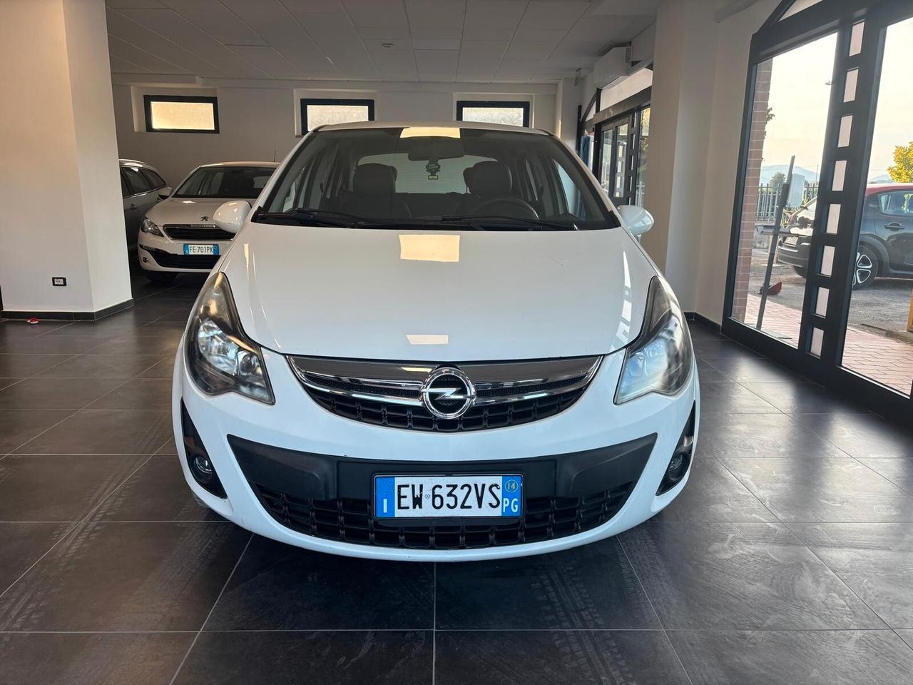 OPEL CORSA ANNO 2014BZ GPL ADATTA NEOPATENTATI KM 200 MILA