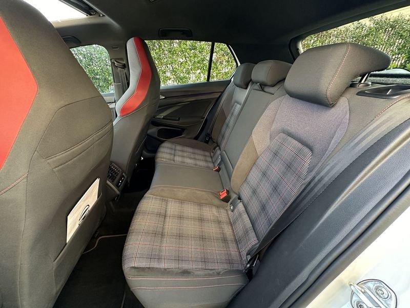 Volkswagen Golf GTI 2.0TSI Performance DSG