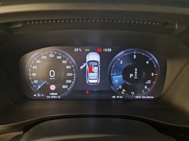 VOLVO XC40 D3 automatico Momentum