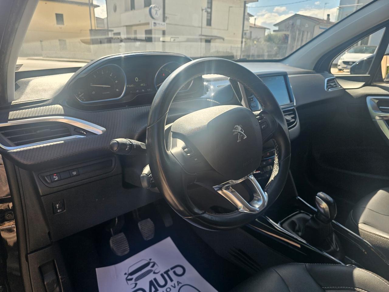 Peugeot 2008 BlueHDi 100 S&S Black Matt