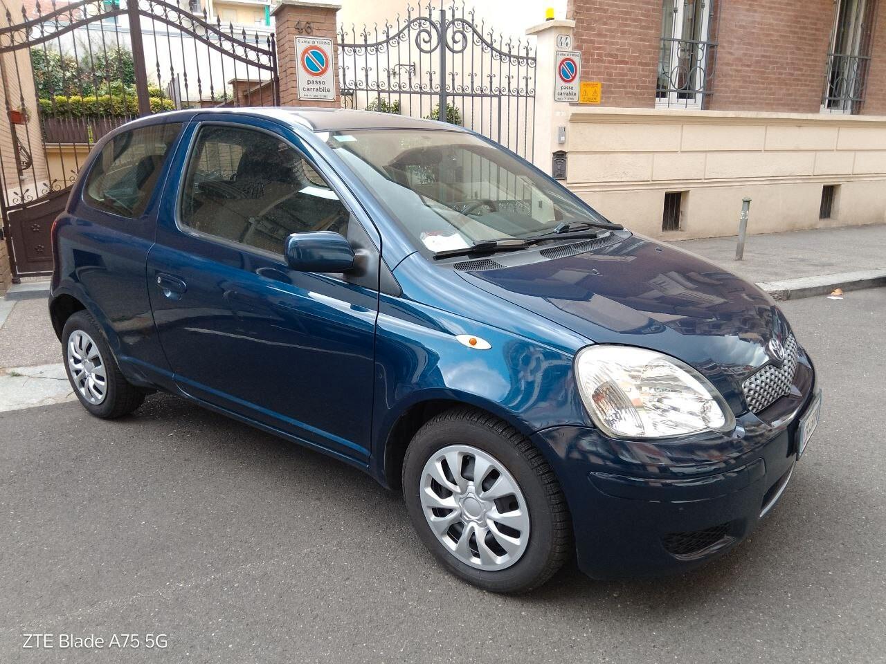 Toyota Yaris 1.0i 16V 3 porte