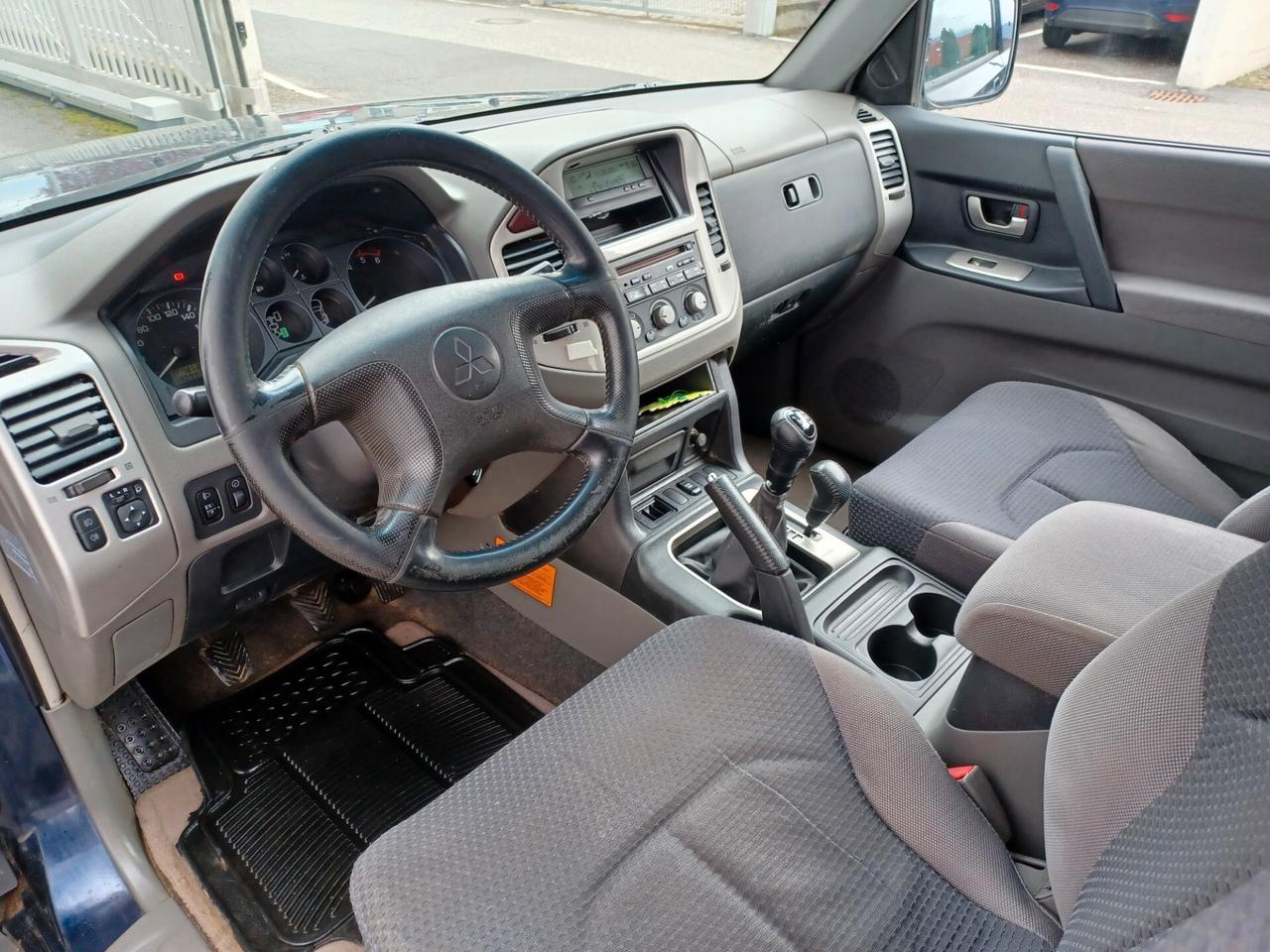 Mitsubishi Pajero 2.5 TDI 3p. Instyle