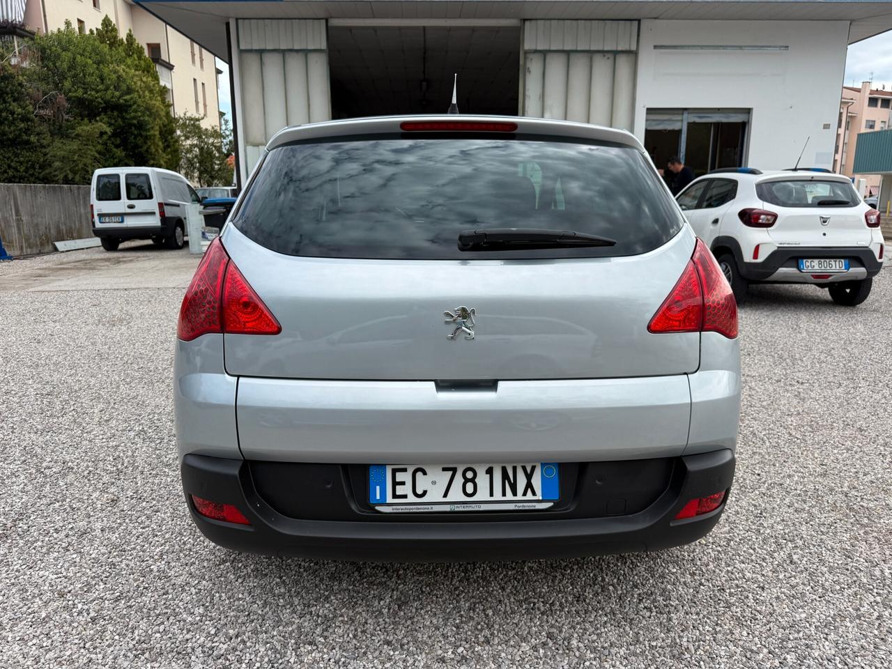 Peugeot 3008 1.6 HDi 110CV cambio robotizzato Tecno