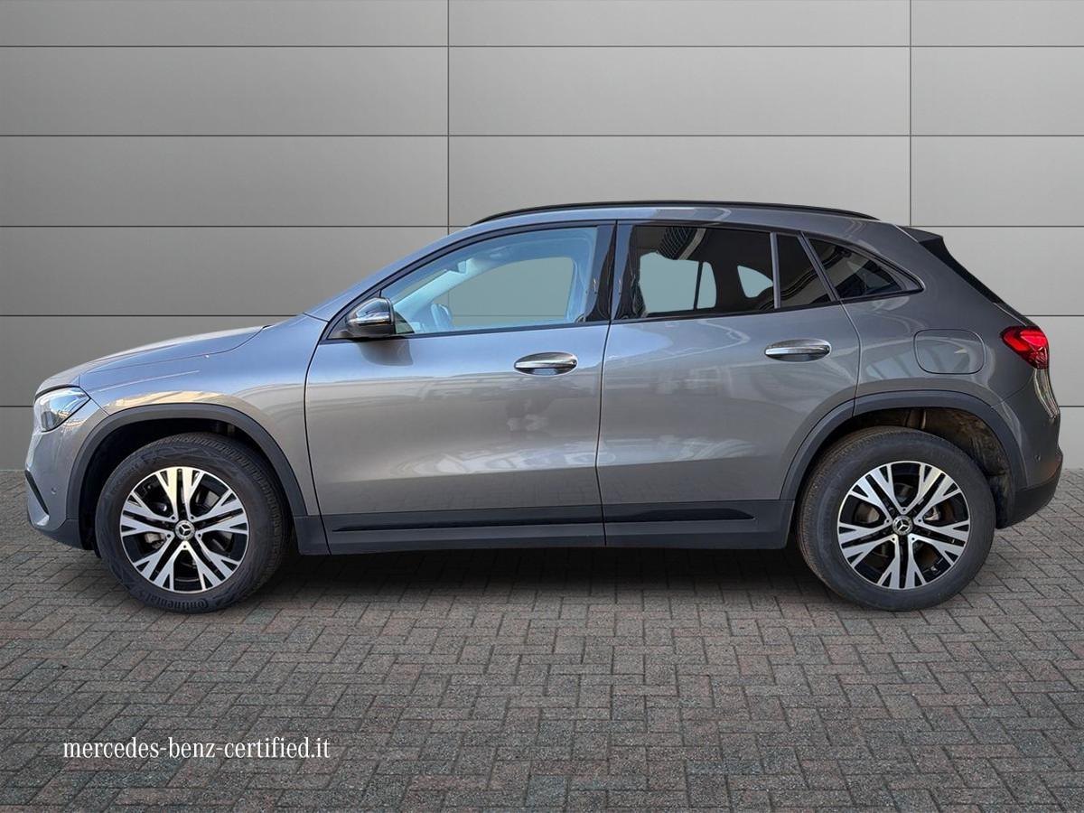 Mercedes-Benz GLA 180 Progressive Advanced Plus auto