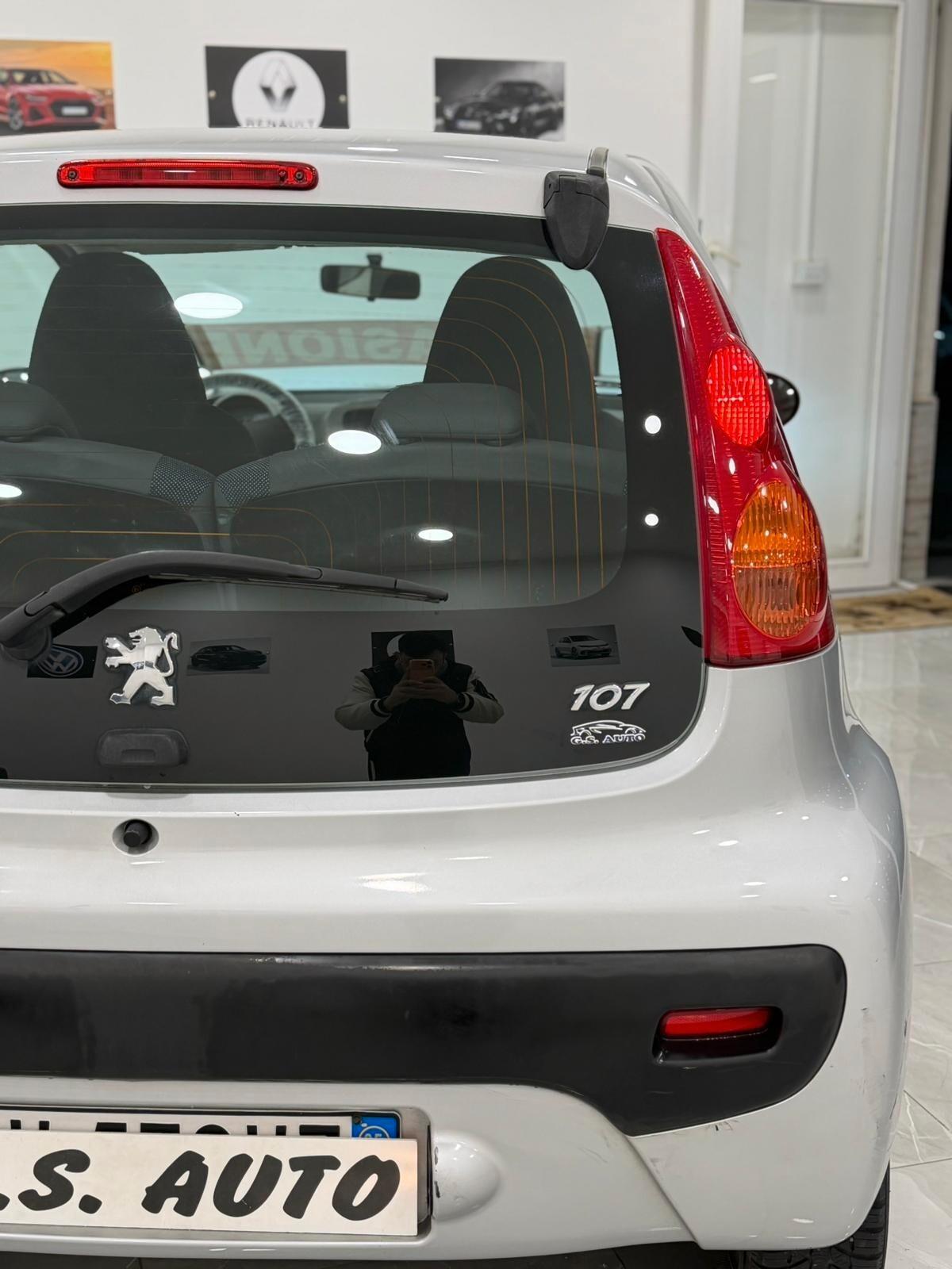 Peugeot 107 1.0 68CV 3p. Sweet Years