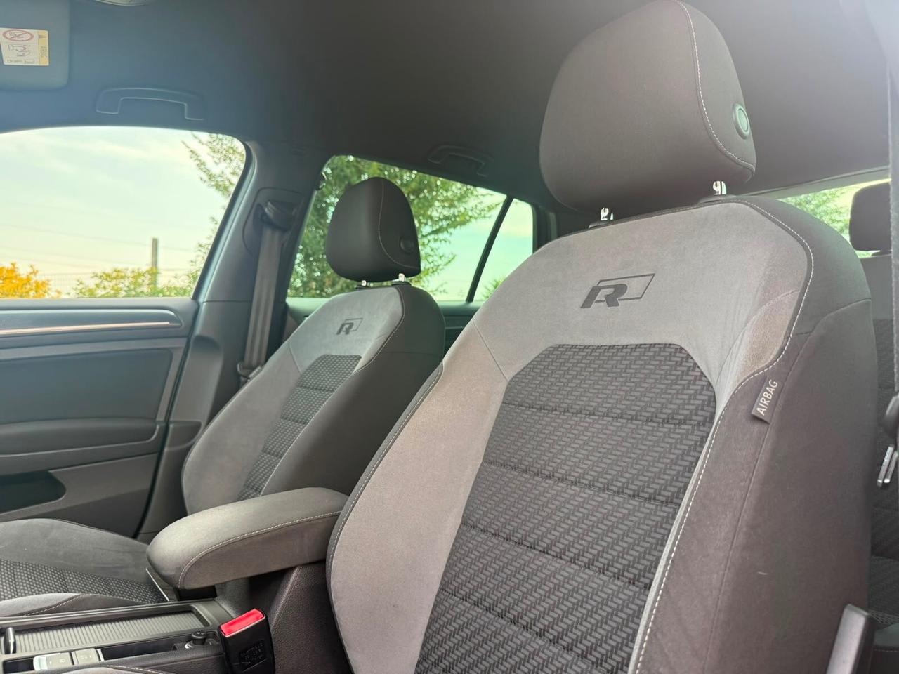 Volkswagen Golf 7.5 1.6 TDI R-LINE