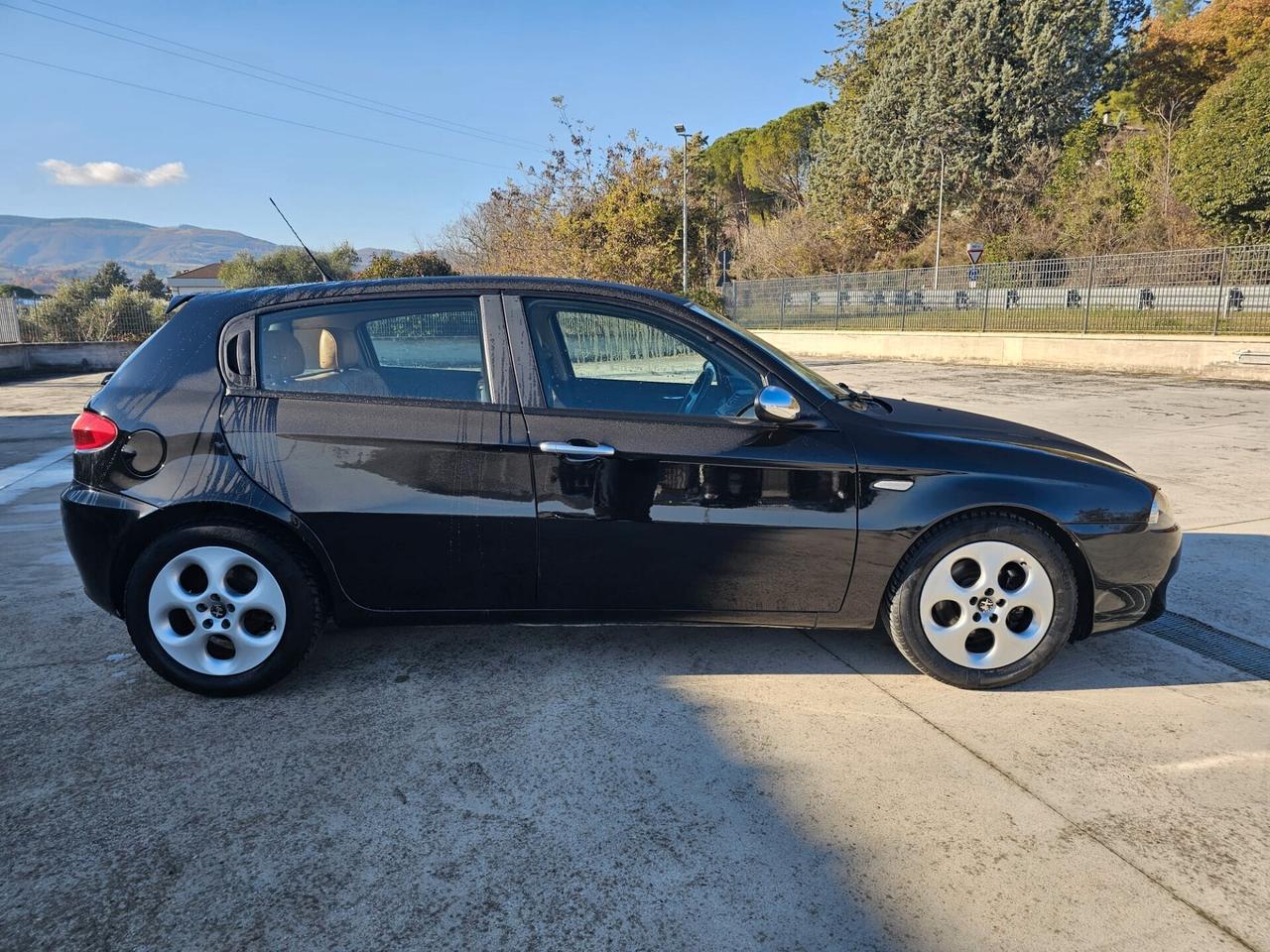 Alfa Romeo 147 1.6 16V TS (105) 5 porte Black Line + GPL