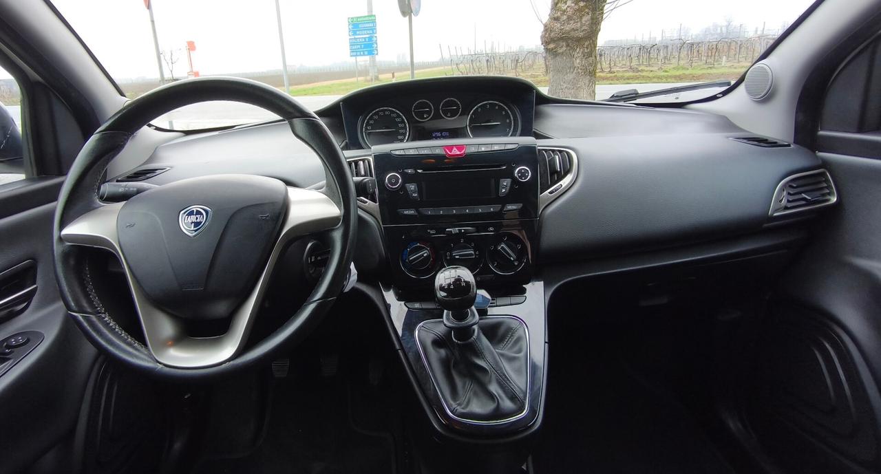 Lancia Ypsilon 0.9 TwinAir 85 CV 5 porte Metano Ecochic Gold