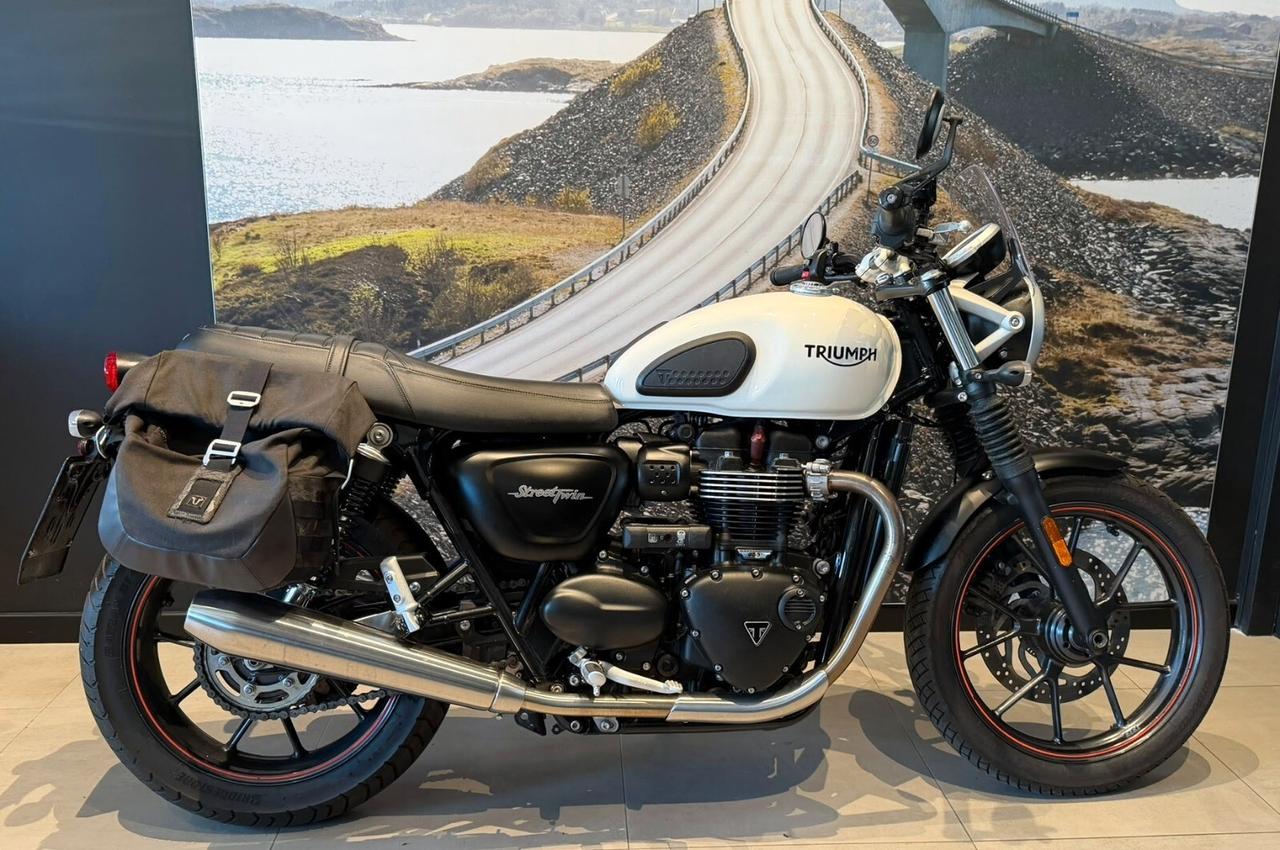 Triumph Street Twin