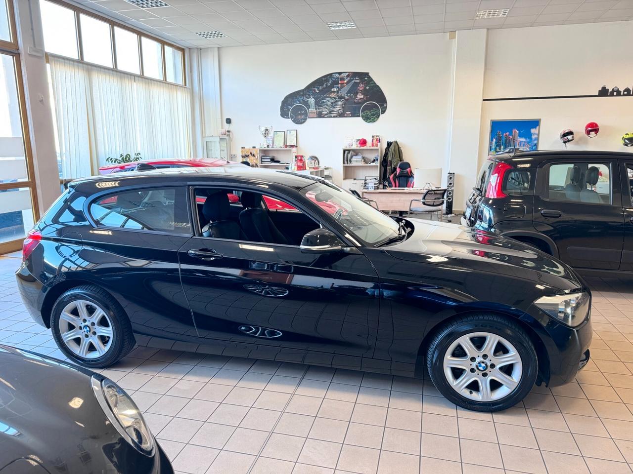 Bmw 114 114d 3p. Unique