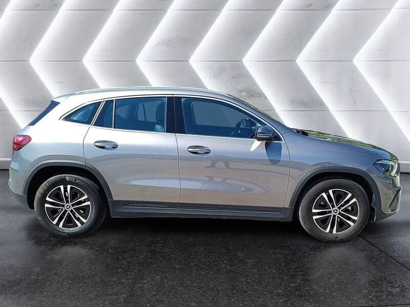 Mercedes-Benz GLA 180 d Advanced auto