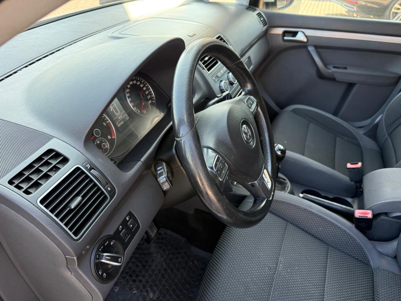 Volkswagen Touran 1.6 TDI Trendline OK NEOPATENTATI