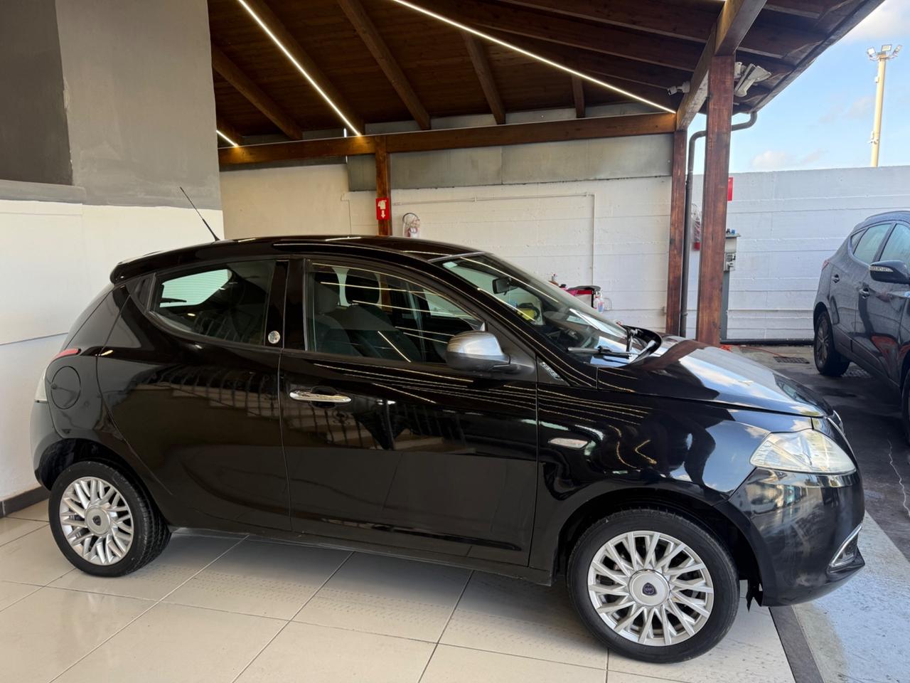 Lancia Ypsilon full optional