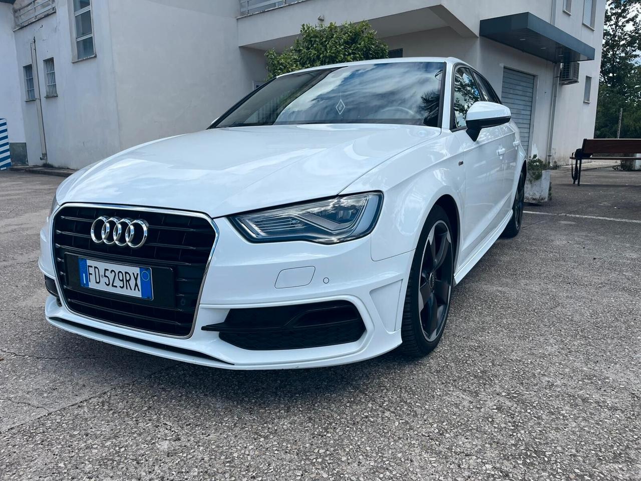Audi A3 SPB 1.6 TDI 116cv S tronic/ line/unico pro/full led/navi/rotor