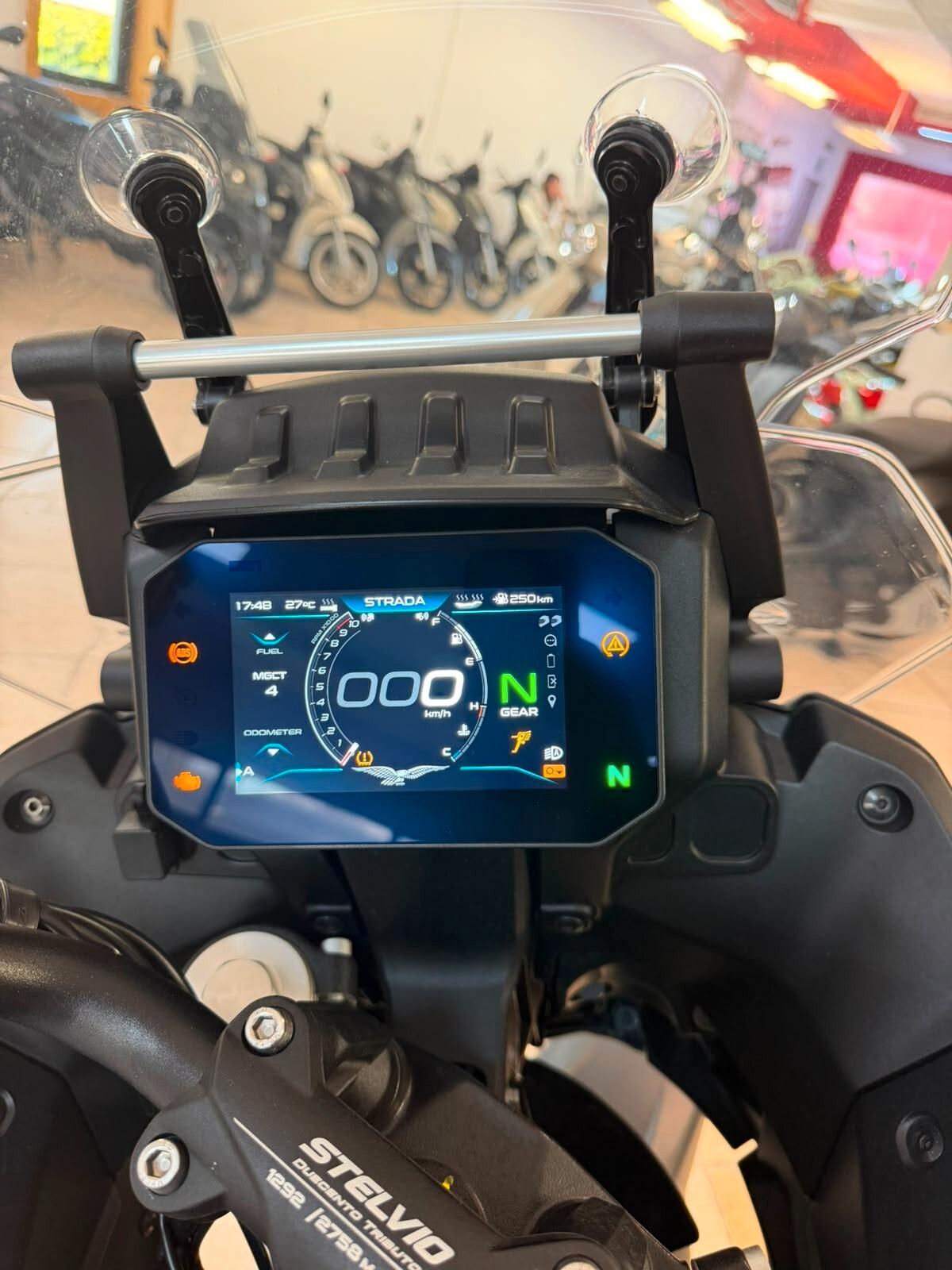 Moto Guzzi Stelvio DUECENTO TRIBUTO DEMO AZIENDALE