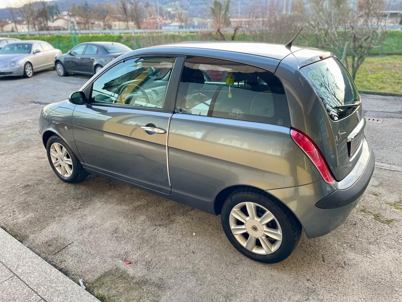 Lancia Ypsilon 1.3 mjt 51kw Platino OK NEOPATENTAT