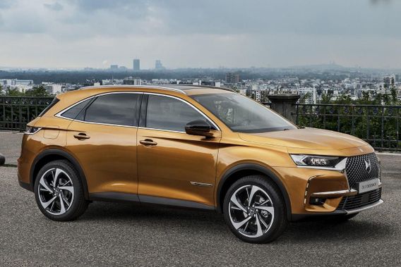 DS DS7 Crossback BlueHDi 130 aut. Gr. Chic PRONTA CONSEGNA!!CAMBIO AUTOMATICO -40 VETTURE DISPONIBILI - CANONI IVA ESCLUSA - ANCHE CON ANTICIPO ZERO