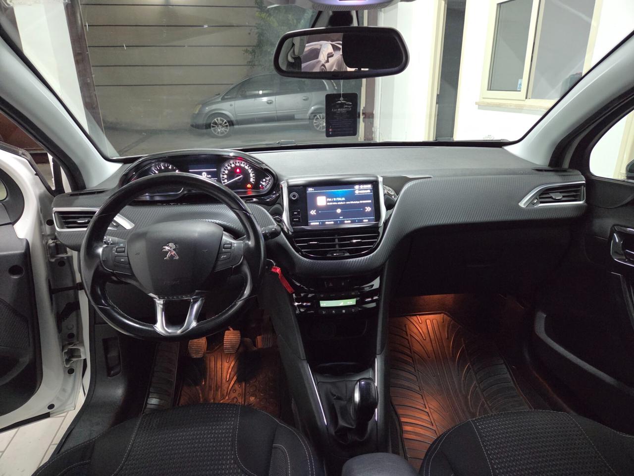 Peugeot 208 PureTech 82 5p. GPL Allure